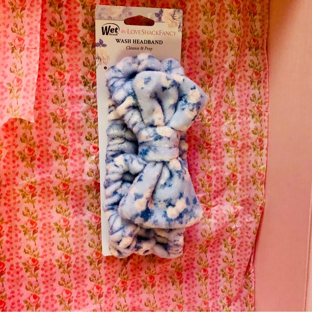 LoveShackFancy Blue Floral Wash Headband
Everblooming Rosettes